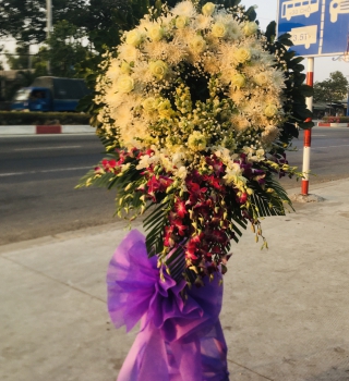 Hoa chia buồn trắng tím sang trọng ở Tân Uyên