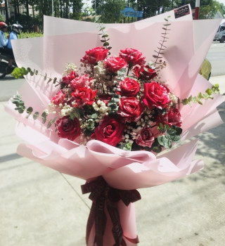 BÓ HOA HỒNG MÀU LẠ MẮT ĐẸP TUYỆT VỜI Ở TÂN UYÊN, BÌNH DƯƠNG 