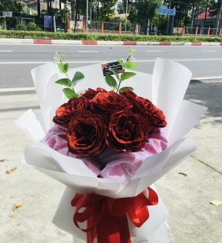 BÓ HỒNG NHŨ KIM TUYẾN ĐỎ 7 BÔNG XINH XẮN ĐÁNG YÊU Ở BÌNH DƯƠNG 