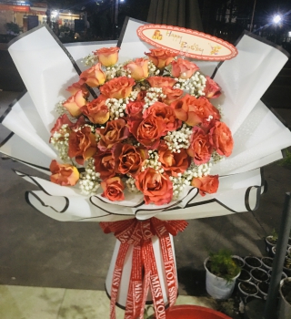 Bó hoa capuchino lạ mắt và tuyệt đẹp cho ngày phụ nữ