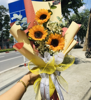 Học sinh dành tặng thầy cô, chỉ 49k có ngay bó hoa tươi chỉnh chu 
