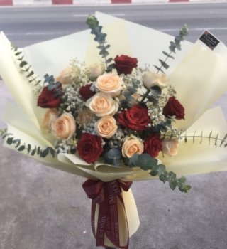 BÓ HỒNG TRỨNG VÀ ĐỎ ECUADOR TO ĐẸP RẺ Ở BÌNH DƯƠNG 