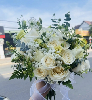 Hoa cưới rẻ nhất Tân Uyên Bình Dương mẫu hiện đại sang trọng 