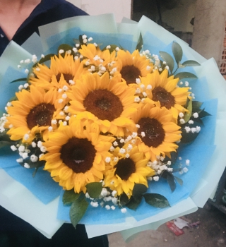 BÓ HOA HƯỚNG DƯƠNG TO ĐẸP CHO MỌI DỊP Ở BÌNH DƯƠNG 
