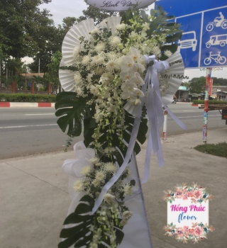 Mẫu hoa viếng hiện đại sang trọng ở Bình Dương 