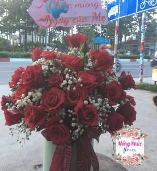 Hộp hoa Hồng đỏ siêu rẻ siêu đẹp chỉ từ 15k/bông cho ngày phụ nữ Việt Nam 