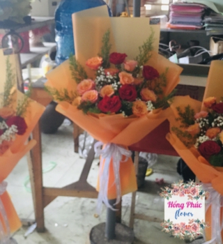 Bó Hồng ngoại cam spirit cùng ohara đỏ kết hợp với baby trắng và đuôi chồn cho ngày phụ nữ