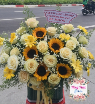 Giỏ hoa sang chảnh cực rẻ mừng sinh nhật cực sang