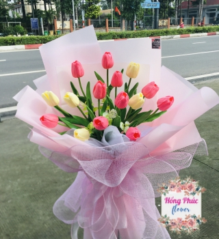Bó 15 bông Tulip tông Hồng ngọt ngào xinh xắn sang chảnh cho ngày 20/10