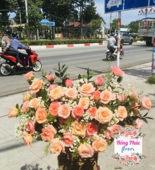 Hộp gỗ hoa 50 Hồng ngoại phối baby cực sang tặng sinh nhật, khai trương ở Bình Dương