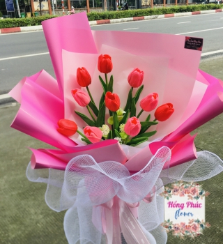 Bó hoa Tulip màu đỏ Hồng tặng đối tác tặng sếp sang trọng trong ngày phụ nữ 