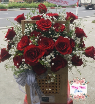 Hộp gỗ hoa Hồng đỏ Ecuador sang chảnh dịp khai trương, sinh nhật, ngày phụ nữ rẻ đẹp