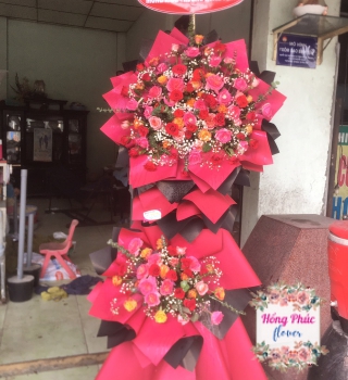 KỆ HOA KHAI TRƯƠNG 2 TẦNG MÀU ĐỎ GIÁ RẺ NHẤT TÂN UYÊN