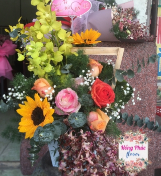 GIỎ HOA TẶNG NGÀY QUỐC TẾ PHỤ NỮ 08/03 RẺ ĐẸP TÂN UYÊN