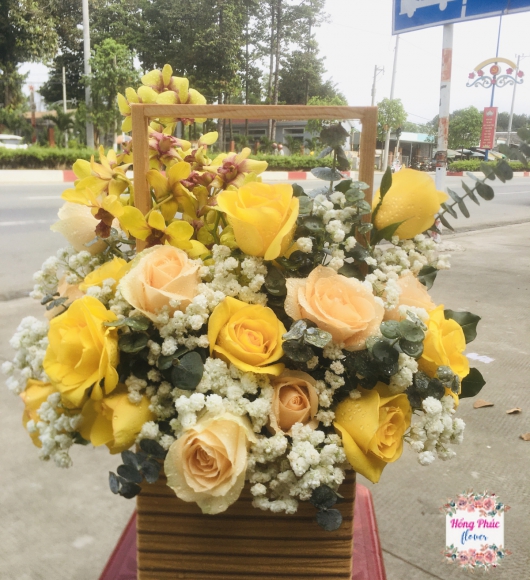Giỏ hoa sinh nhật tặng sếp nam, sếp nữ cực kỳ sang chảnh ở Bình Dương