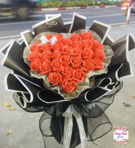 Bó hoa Hồng sáp đỏ nền đen sang chảnh cực thơm cực rẻ tặng sinh nhật, tặng ngày 20/10