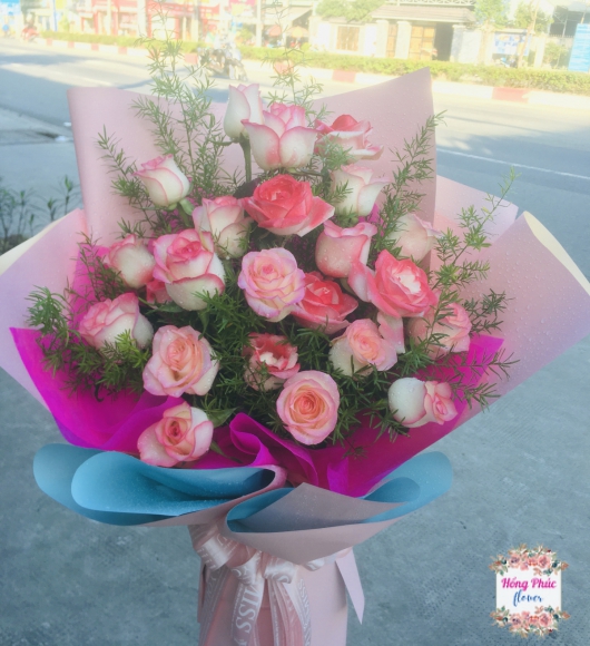 Bó hoa Hồng màu song hỷ vô cùng ngọt ngào dành cho bạn gái, đồng nghiệp nữ ở Bình Dương 