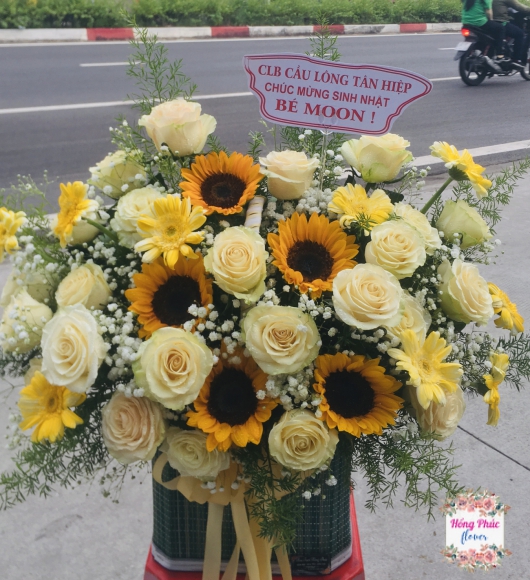 Giỏ hoa sang chảnh cực rẻ mừng sinh nhật cực sang