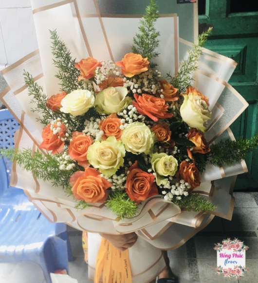 Bó hoa Hồng xanh lưu ly kết hợp cam spirit sang trọng cho những dịp đặc biệt
