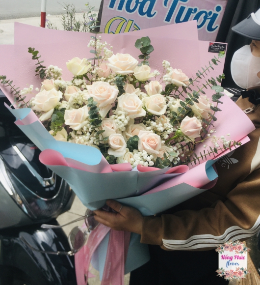 BÓ HỒNG KEM KẾT HỢP CÙNG BABY TRẮNG VÀ LÁ ĐÔLA TUYỆT ĐẸP CHO MỌI DỊP LỄ, SINH NHẬT