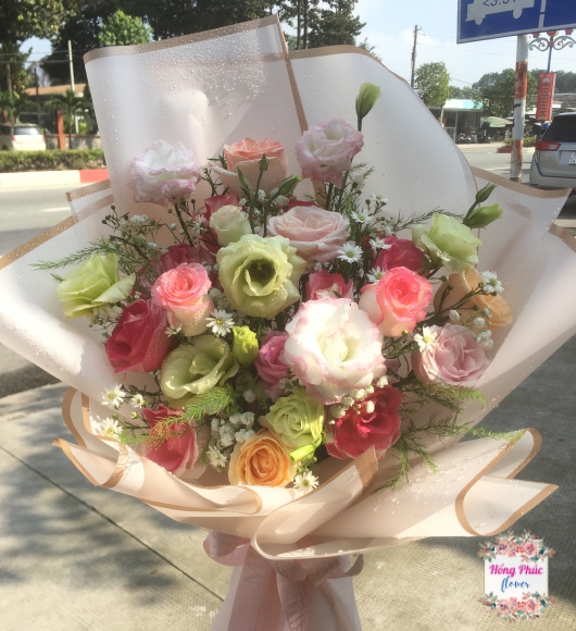 Bó hoa tông màu pastel ngọt ngào, hoa Hồng phối cát tường, baby trắng và thạch thảo trắng khu vực Bình Dương, Tân Uyên