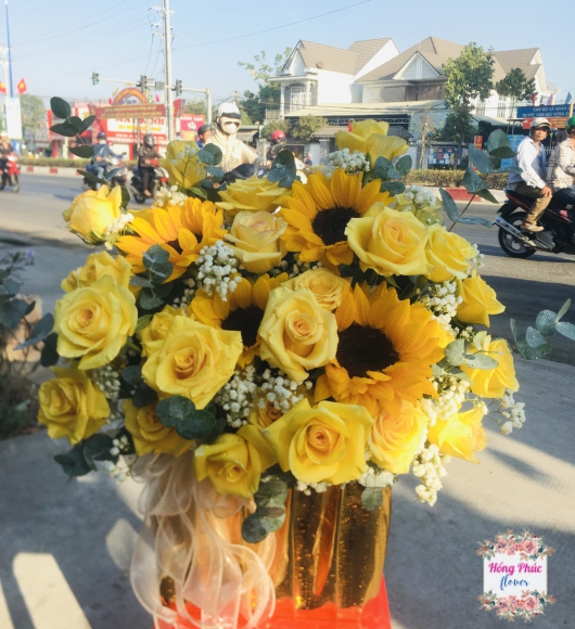 Hộp hoa simili rực rỡ sang chảnh rẻ đẹp cho dịp sinh nhật, khai trương, ngày phụ nữ