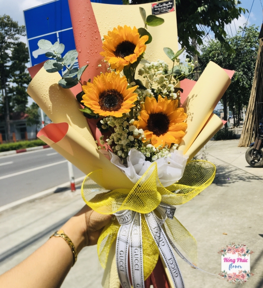 Học sinh dành tặng thầy cô, chỉ 49k có ngay bó hoa tươi chỉnh chu