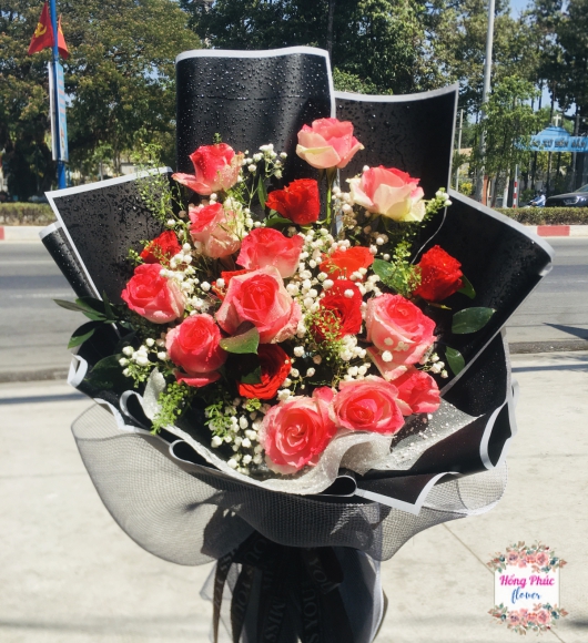 Bó Hồng đỏ và Hồng sen tuyệt đẹp cho ngày phụ nữ