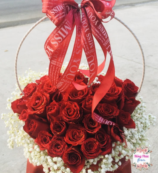 Giỏ trái tim hoa Hồng đỏ Ecuador rẻ đẹp cho ngày phụ nữ