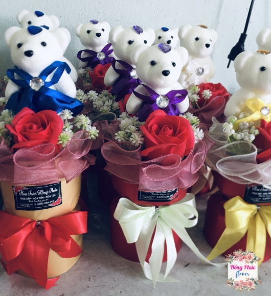 Bó mẫu hót 1 sáp 1 gấu rẻ đẹp chỉ 39k tặng ngày 20/10 và 20/11