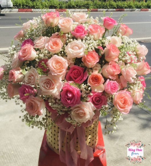 Giỏ hoa to đẹp rẻ tông màu ngọt ngào cho ngày phụ nữ 