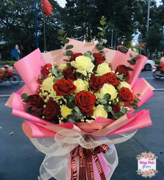 Bó hoa siêu to, siêu đẹp, siêu rẻ ở Bình Dương ngày phụ nữ Việt Nam 20/10