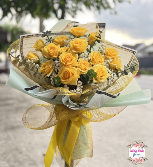 BÓ HOA HỒNG VÀNG TẶNG SẾP TÂN UYÊN BÌNH DƯƠNG