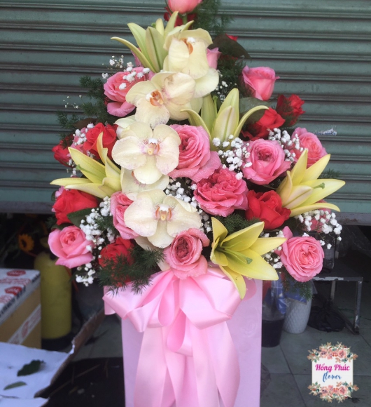 GIỎ HOA HỒNG PHỐI LY KHAI TRƯƠNG SIÊU XINH TÂN UYÊN