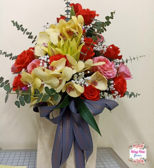 GIỎ HOA HỒNG PHỐI LAN TẶNG SINH NHẬT CHO NỮ ĐẸP RẺ TÂN UYÊN