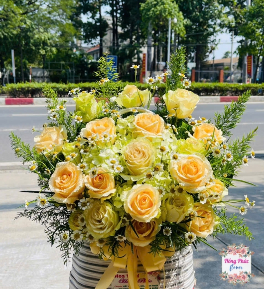 Giỏ hoa hồng vàng Bình Dương sang trọng