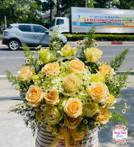 Giỏ hoa hồng vàng Bình Dương sang trọng