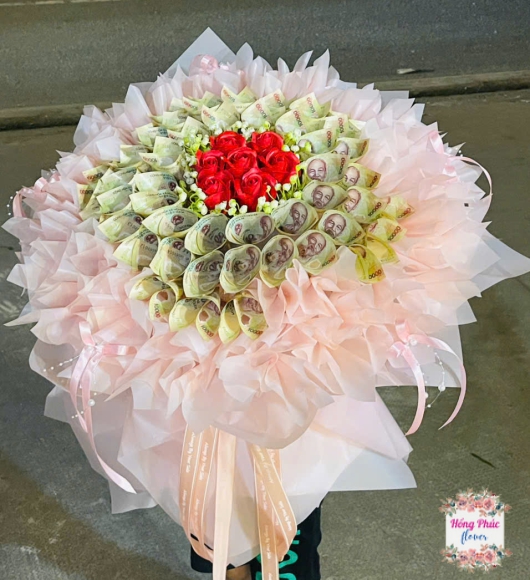Hoa tiền bó màu hồng