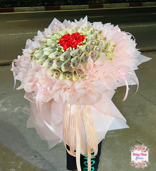 Hoa tiền bó màu hồng
